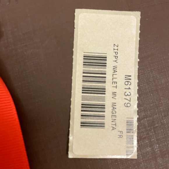Louis Vuttion wallet w date code - Picture 5 of 13